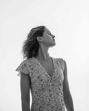 Isabelle Cornish / isabellecornish фото голая #0242