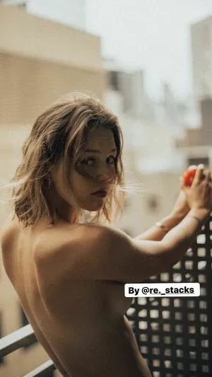 Isabelle Cornish / isabellecornish фото голая #0254