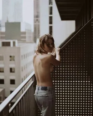 Isabelle Cornish / isabellecornish фото голая #0255