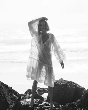 Isabelle Cornish / isabellecornish фото голая #0304