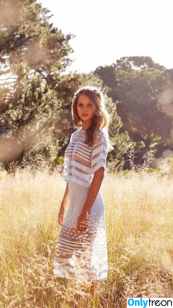 Isabelle Cornish голая photo #0020 (isabellecornish)