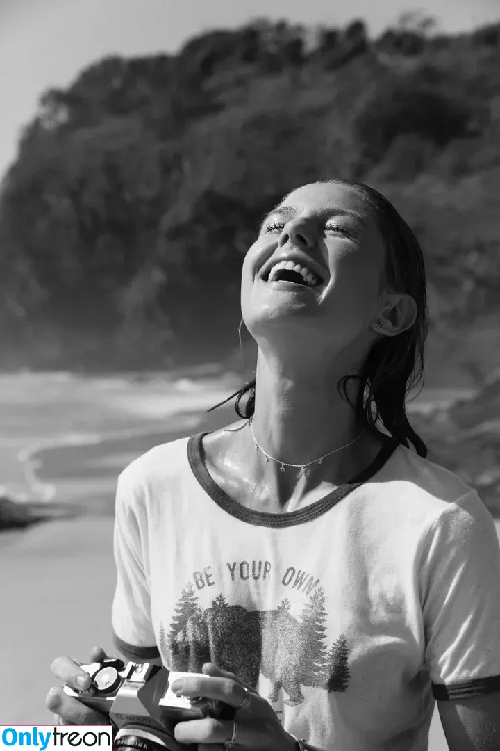 Isabelle Cornish голая photo #0078 (isabellecornish)
