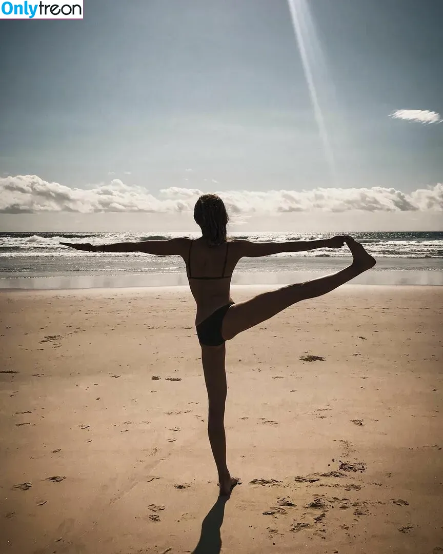 Isabelle Cornish голая photo #0088 (isabellecornish)
