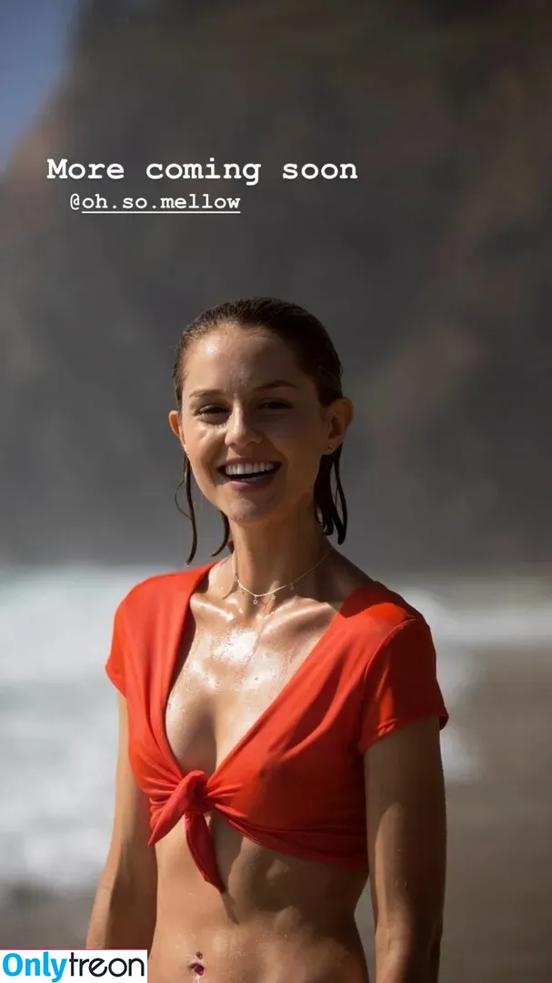 Isabelle Cornish голая photo #0192 (isabellecornish)