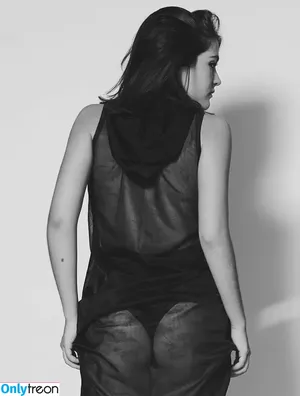 Isabelle Fuhrman / isabellefuhrman nude photo #0326
