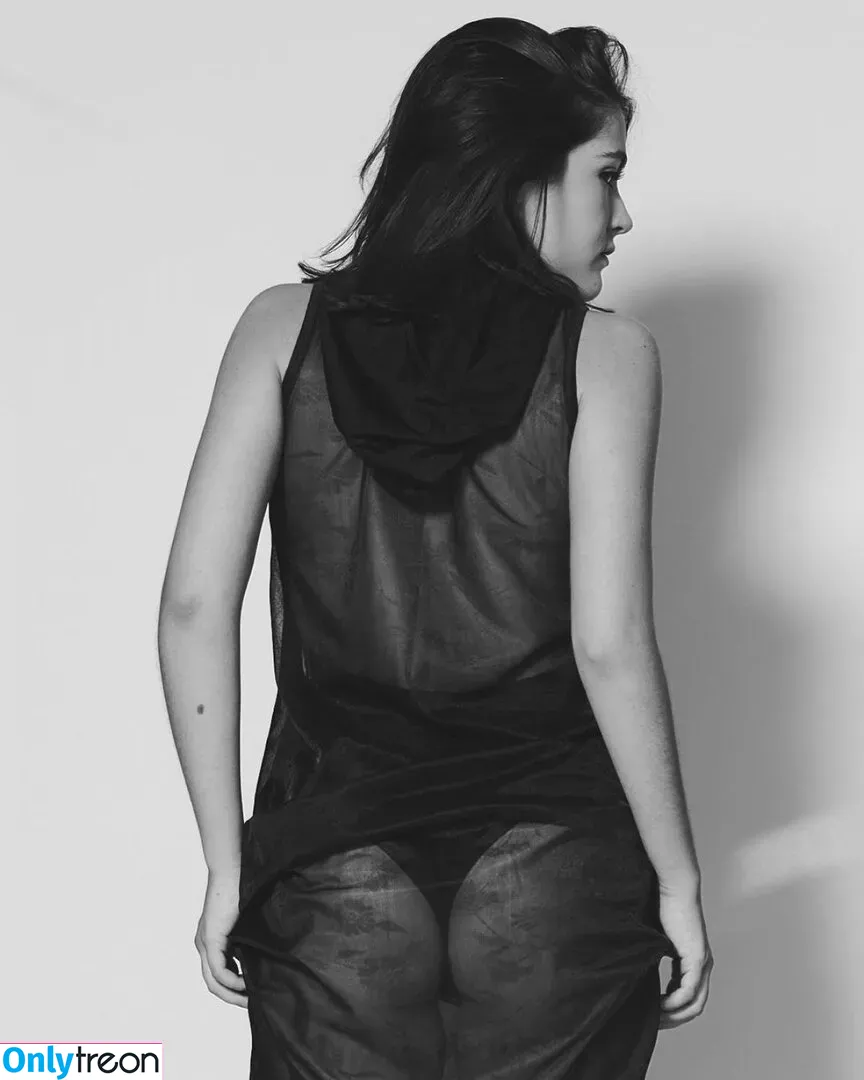 Isabelle Fuhrman nude photo #0201 (isabellefuhrman)