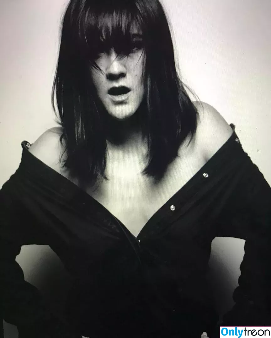 Isabelle Fuhrman nude photo #0232 (isabellefuhrman)