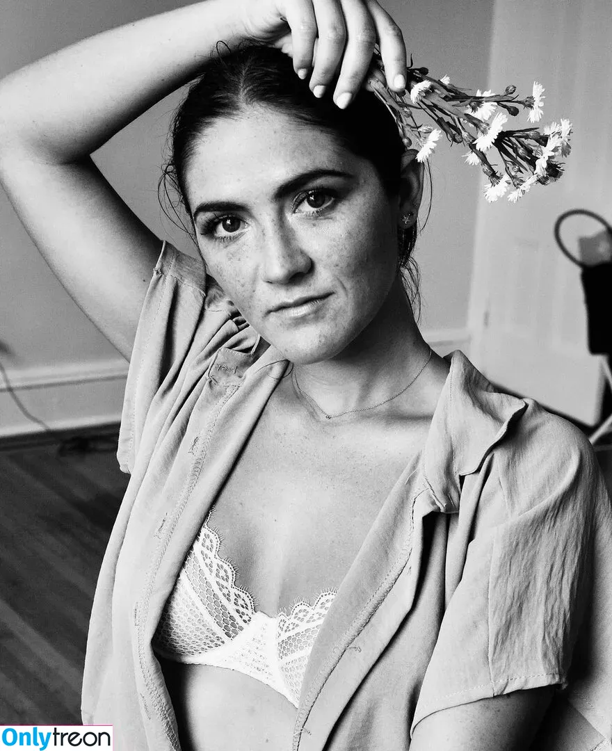 Isabelle Fuhrman nude photo #0238 (isabellefuhrman)