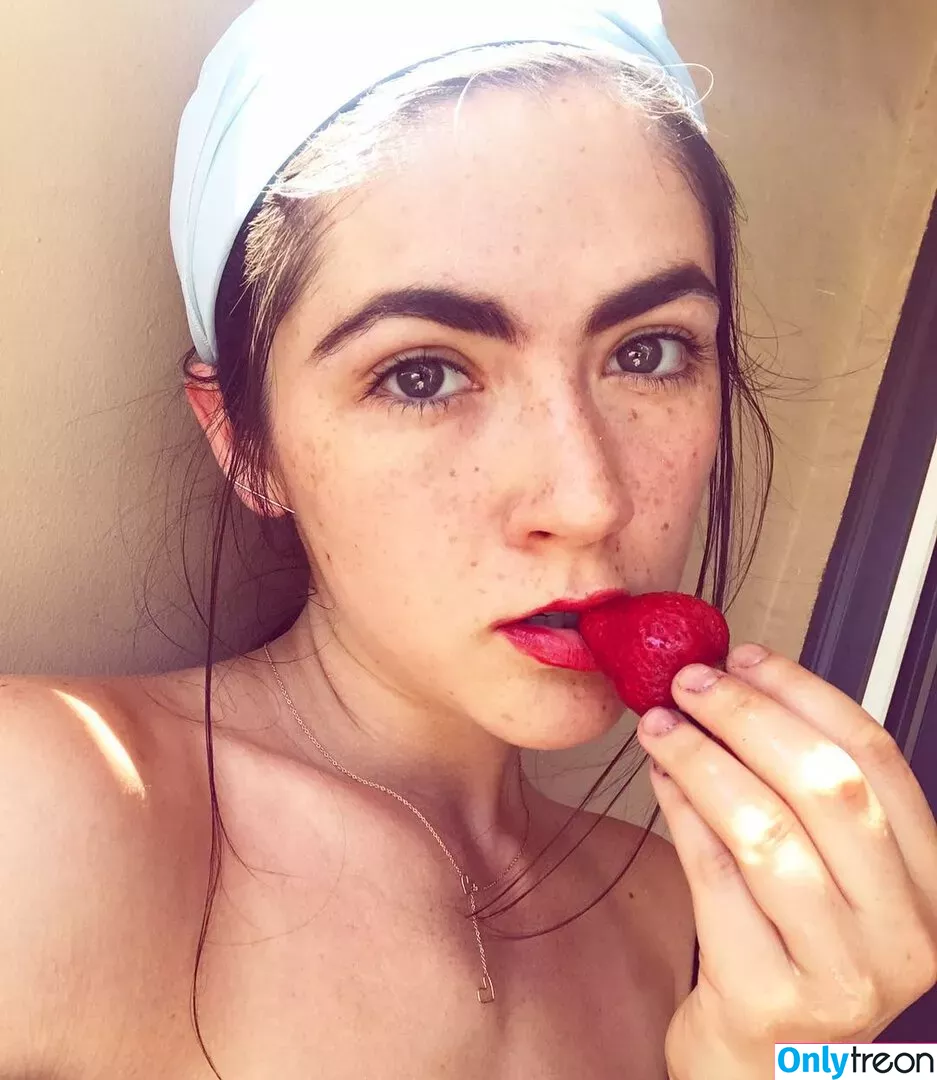 Isabelle Fuhrman nude photo #0239 (isabellefuhrman)