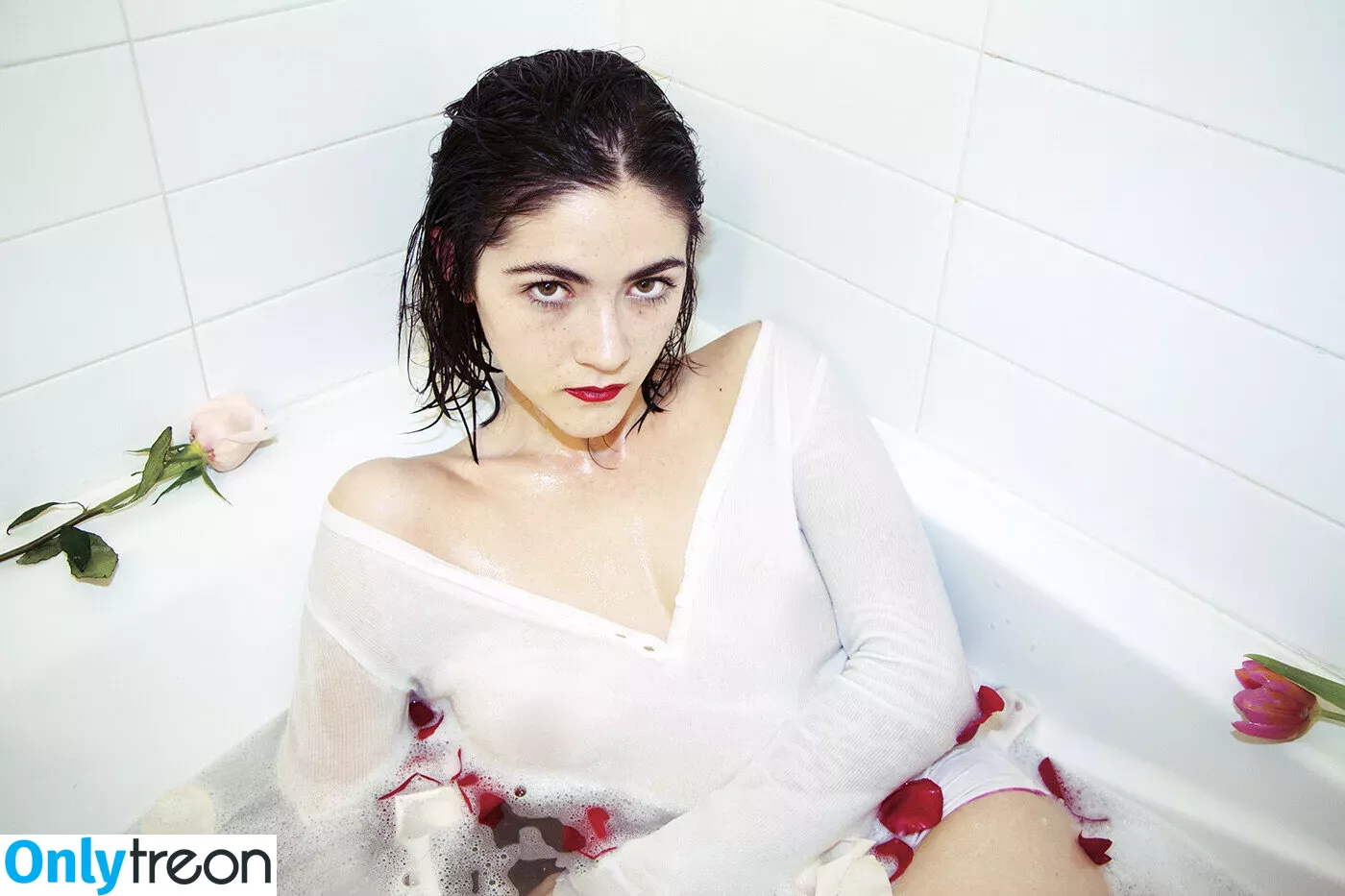 Isabelle Fuhrman nude photo #0242 (isabellefuhrman)