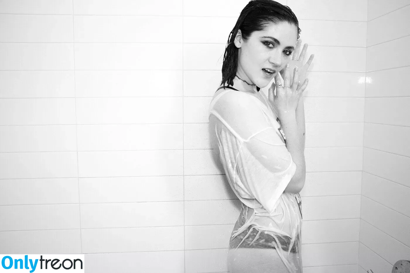 Isabelle Fuhrman nude photo #0243 (isabellefuhrman)