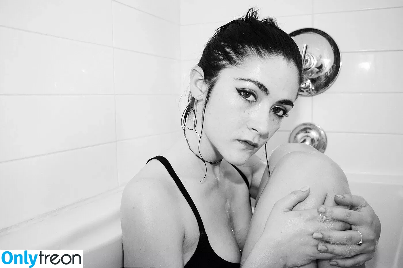 Isabelle Fuhrman nude photo #0244 (isabellefuhrman)