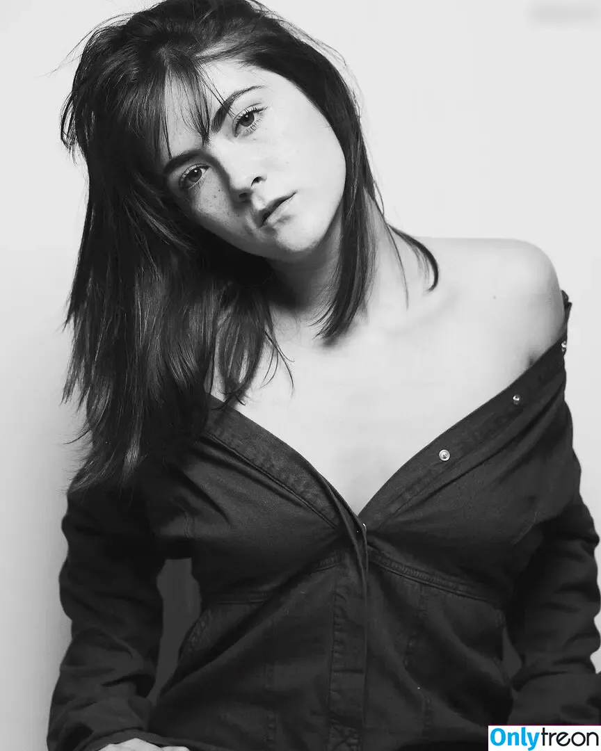 Isabelle Fuhrman nude photo #0286 (isabellefuhrman)