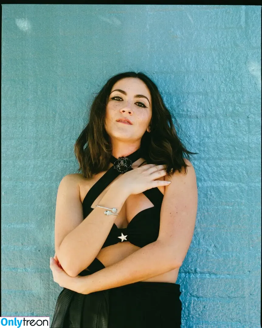 Isabelle Fuhrman nude photo #0324 (isabellefuhrman)