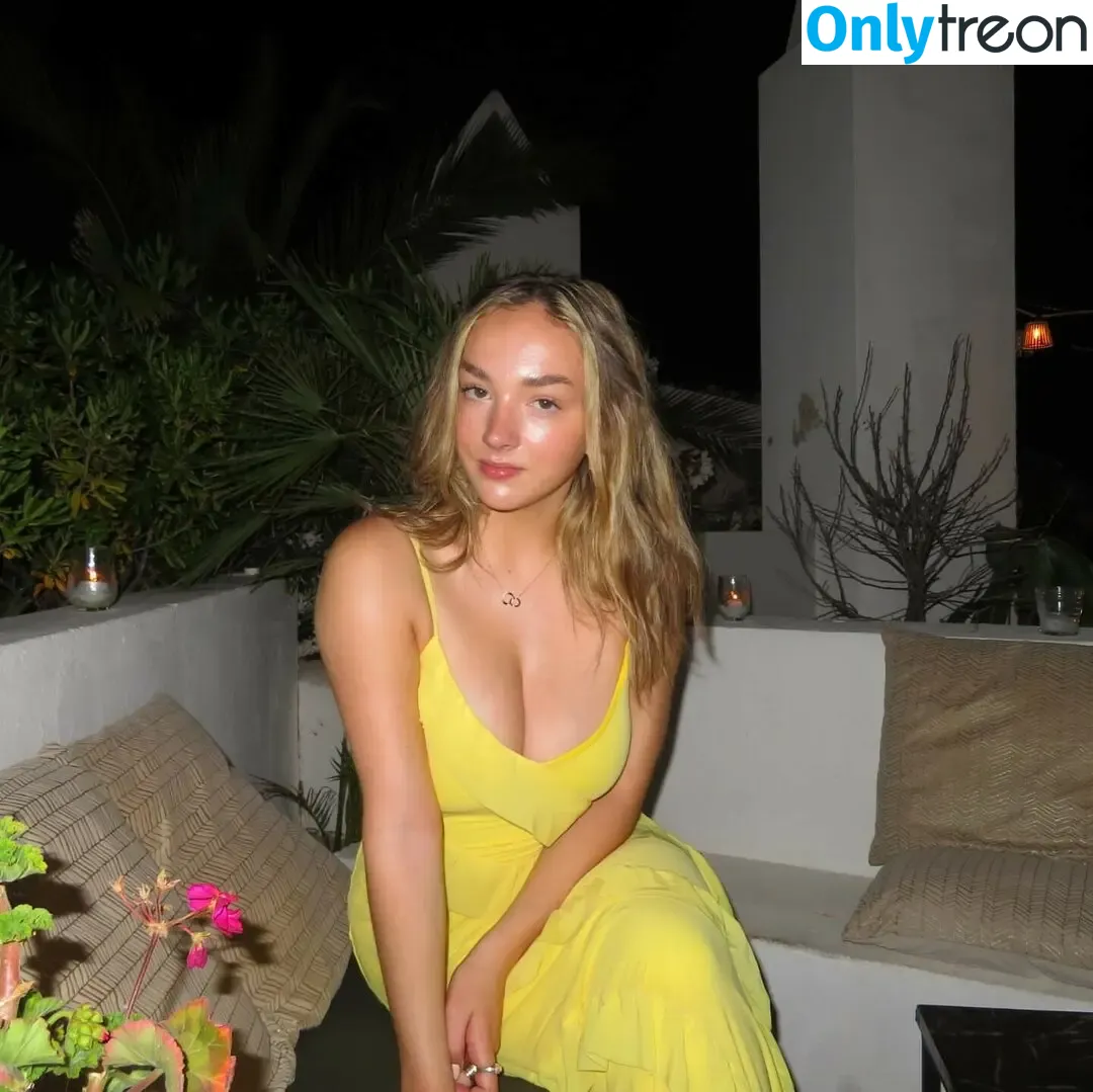 Isabelle Smith голая photo #0014 (Hollyoaks / is.abellesmith / isabellasmithhxx)