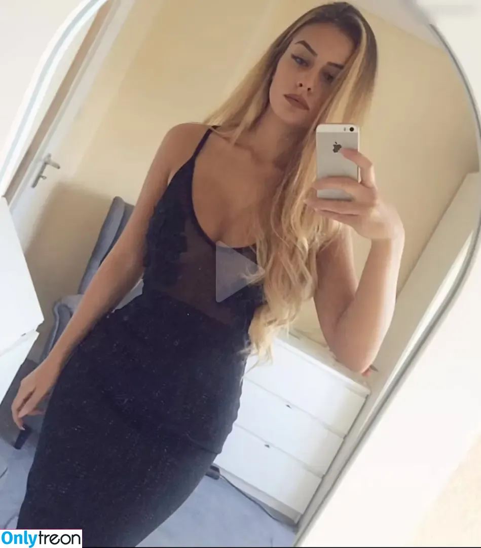 Isallieh nude photo #0011 (Isallieh)