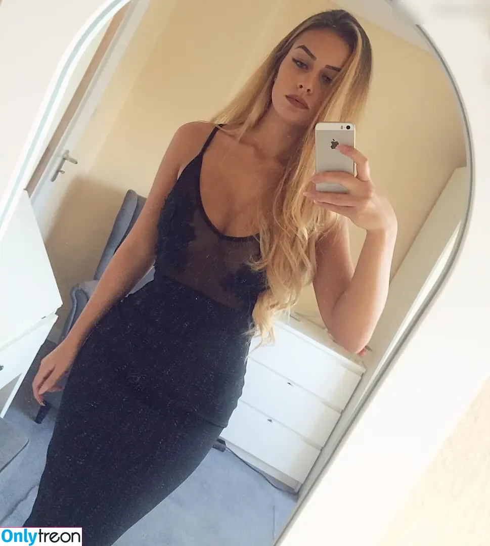 Isallieh nude photo #0043 (Isallieh)