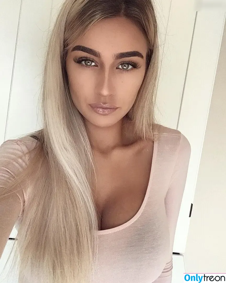 Isallieh nude photo #0044 (Isallieh)