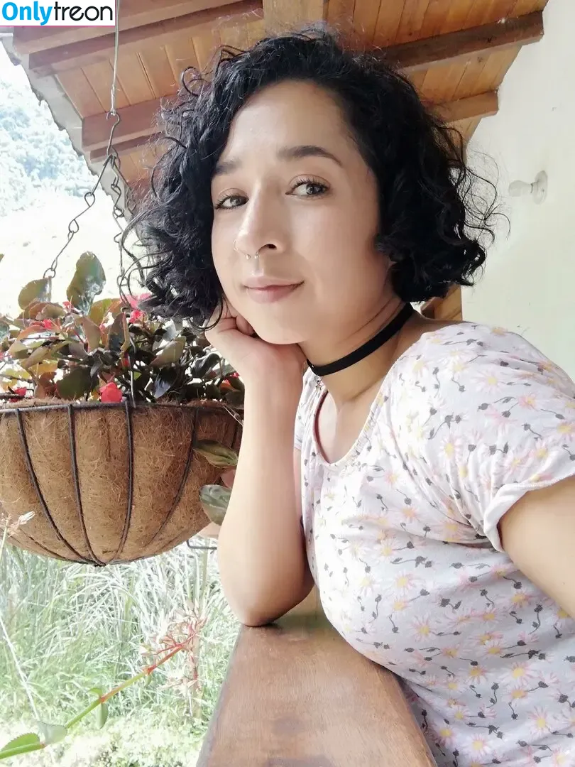isapaz90 nude photo #0001 (isapaz90)
