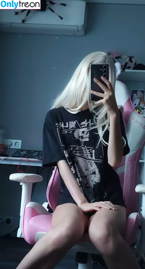 iShyNya nude photo #0062 (i.shynya / ishynya1 / lttlnymph / nanonamina)