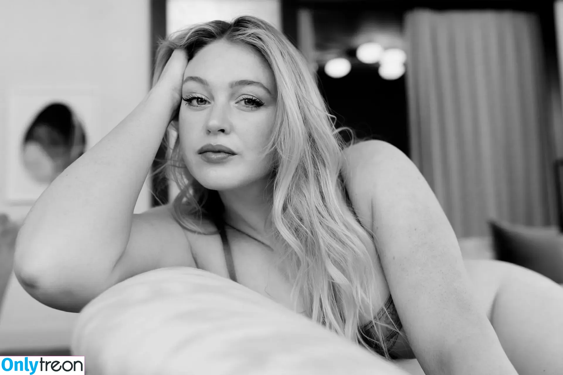 Iskra Lawrence nude photo #0543 (iskra)