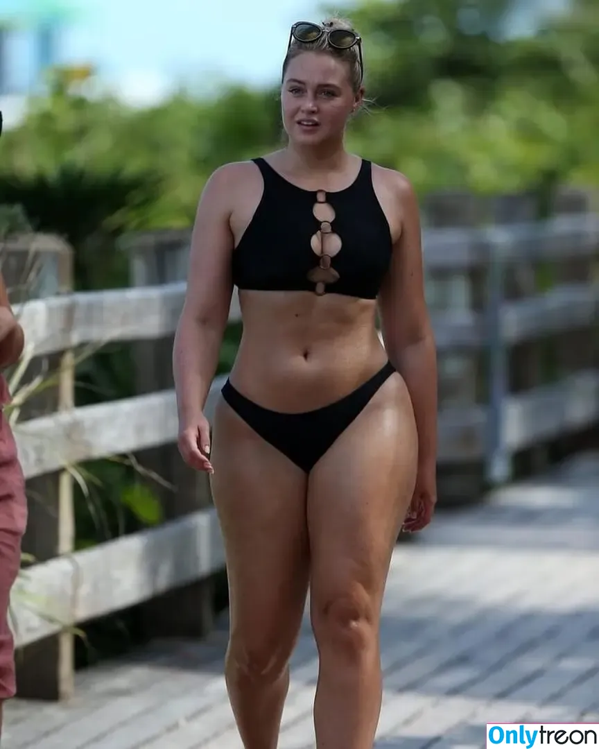Iskra Lawrence nude photo #0580 (iskra)