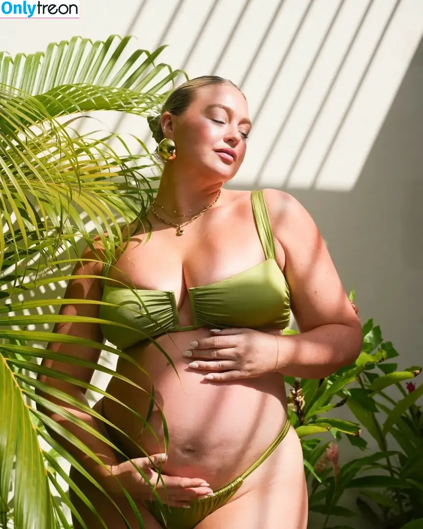 Iskra Lawrence nude photo #0650 (iskra)