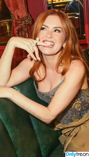 Isla Fisher / islafisher nude photo #0302