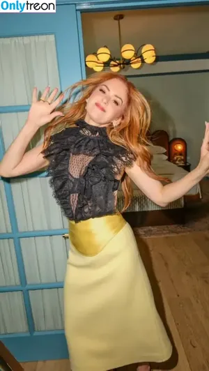 Isla Fisher / islafisher nude photo #0304