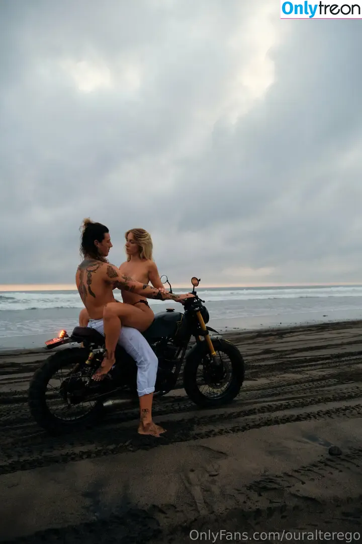 islandbound_ontour / ouralterego nude photo #0002 (islandbound_ontour / ouralterego)