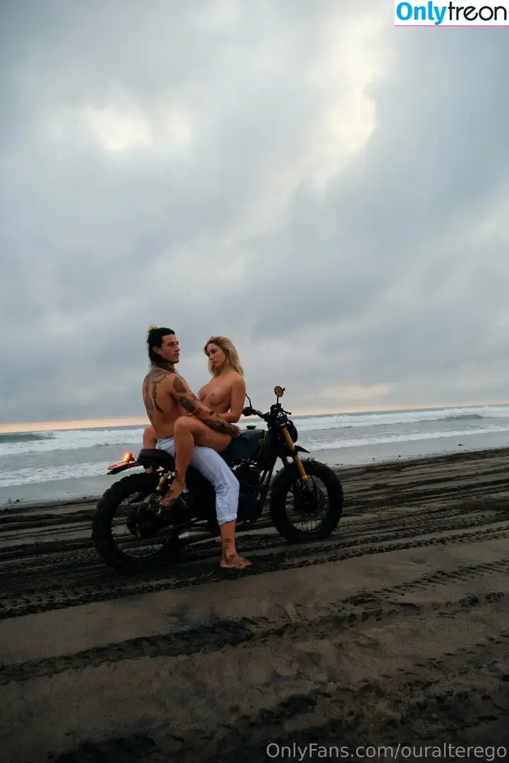 islandbound_ontour / ouralterego nude photo #0004 (islandbound_ontour / ouralterego)