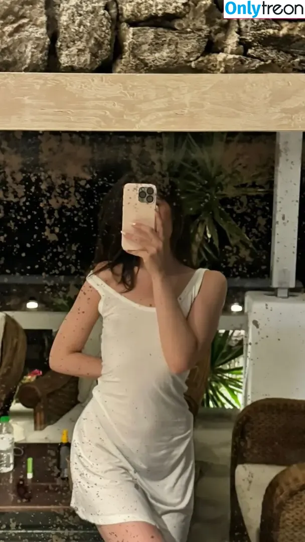issaclickbait nude photo #0012 (lilcat420)