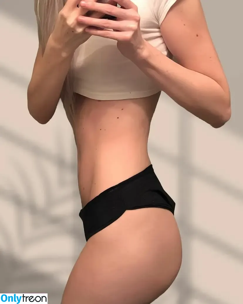 Issy Austi nude photo #0017 (IssyAusti)