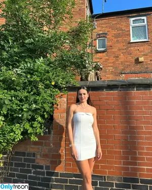 Issy Boffey / issyboffey nude photo #0002