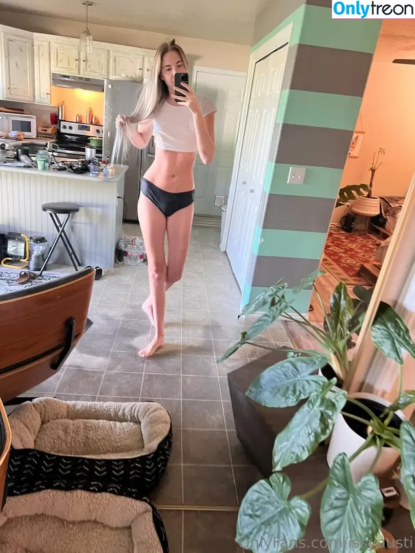 issyausti nude photo #0022 (issyausti)