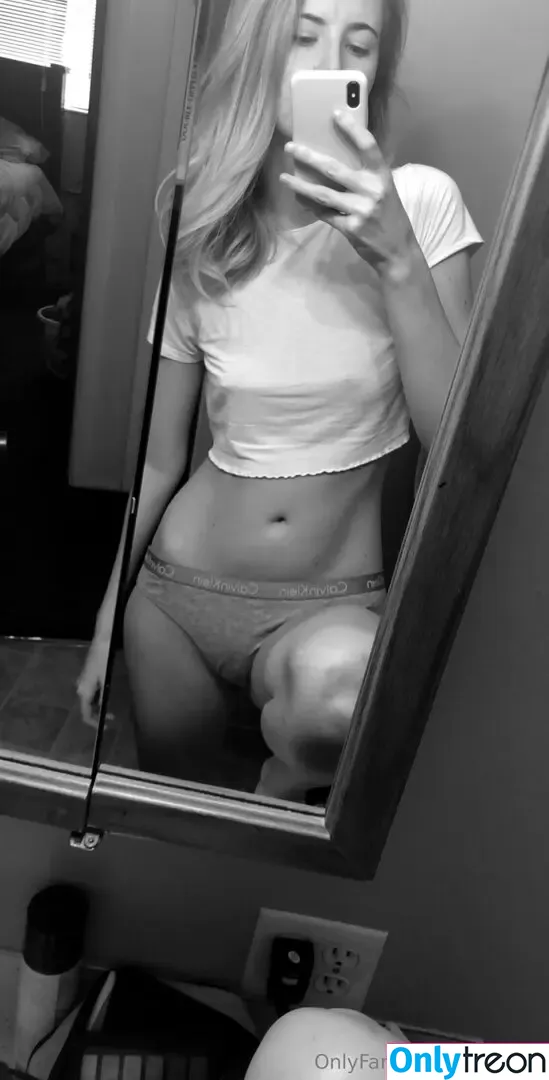 issyausti nude photo #0034 (issyausti)