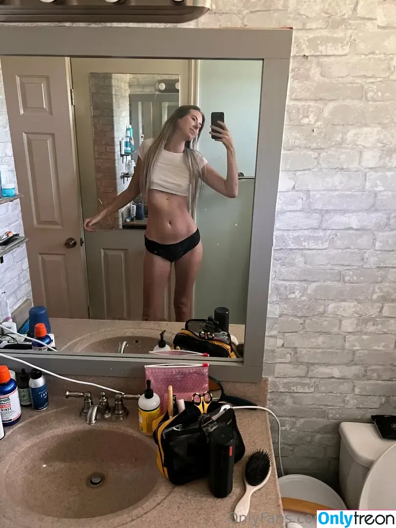 issyausti nude photo #0058 (issyausti)