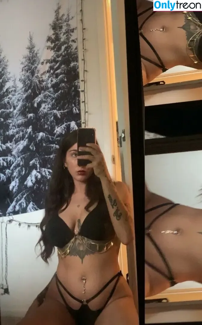 italchicc nude photo #0009 (fairiefox)