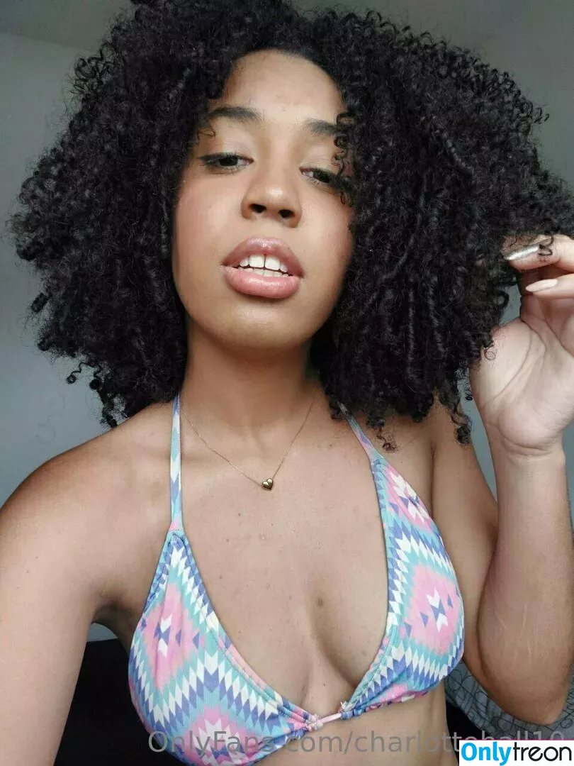 its_charl0ttehall nude photo #0001 (its_charl0tte)