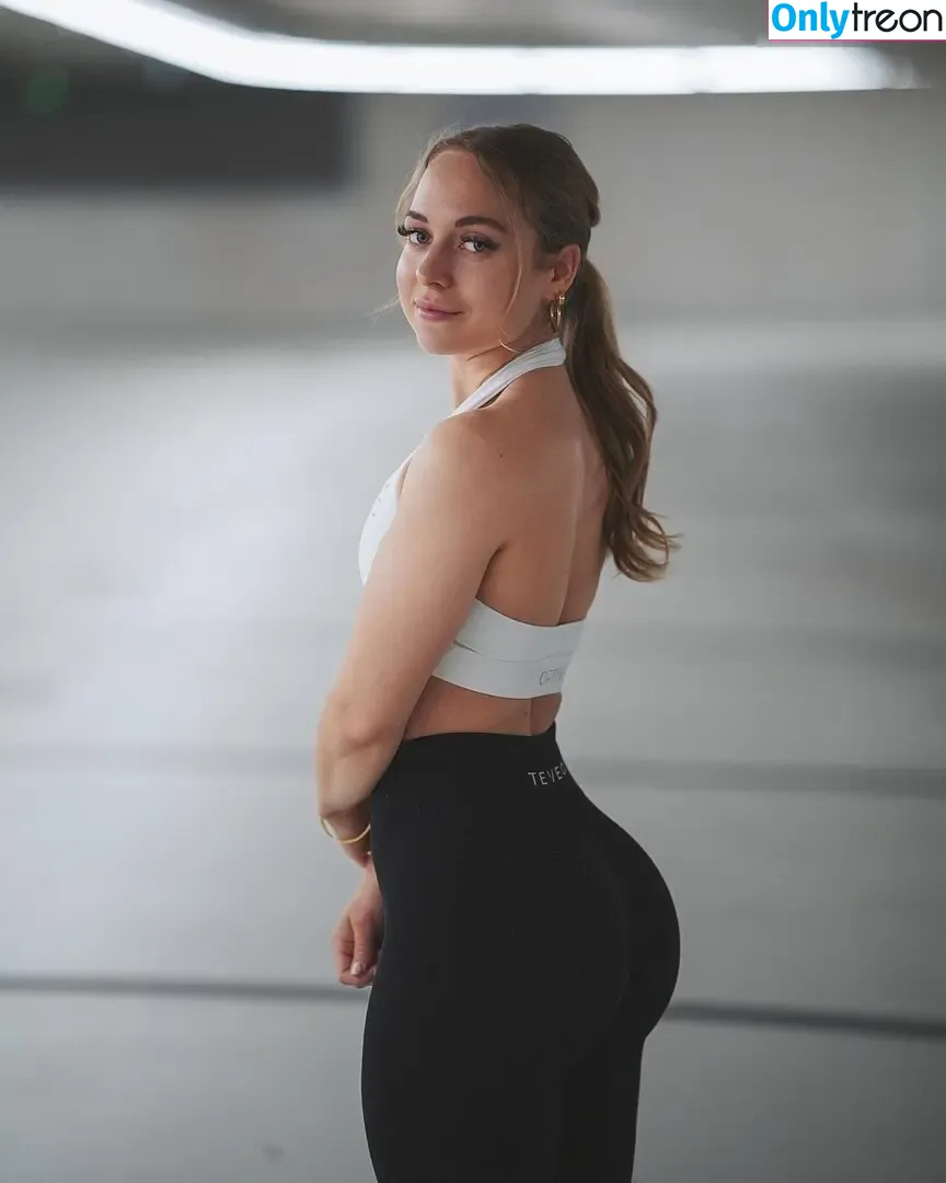 its_chrissiii nude photo #0032 (its_chrissiii)