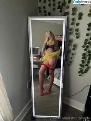 its_thatonetallgirl / Hailey / akhailey01 / itsthatpinkypie nude photo #0049
