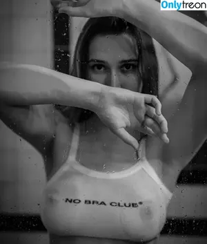  nude photo #0001