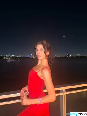 itsbellasonata / itsnotbella nude photo #0079
