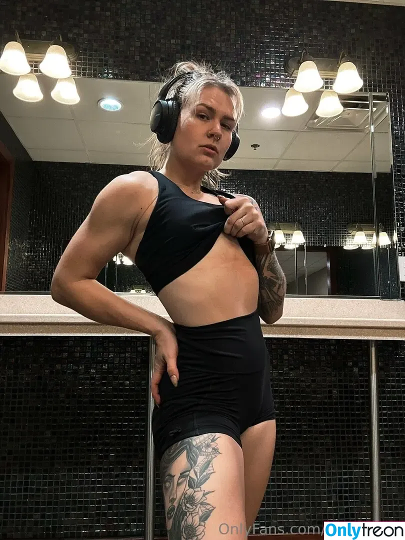 itscharmie nude photo #0013 (itscharmie)