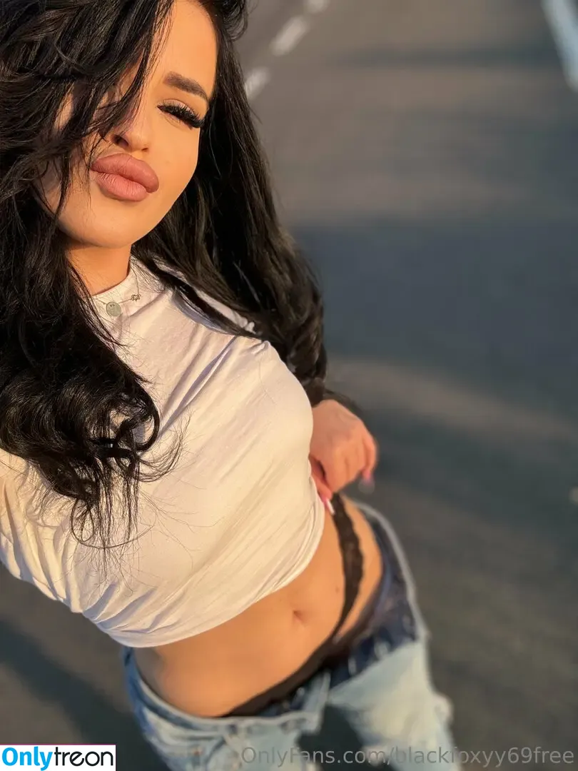 itsfoxyhoe nude photo #0010 (itsfoxyhoe)
