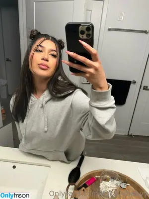 Itskayybabyy / Iamkarlalara / itskayybabyy_ nude photo #0043
