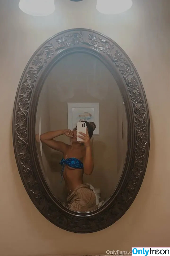 itskrysta nude photo #0030 (itskrista)