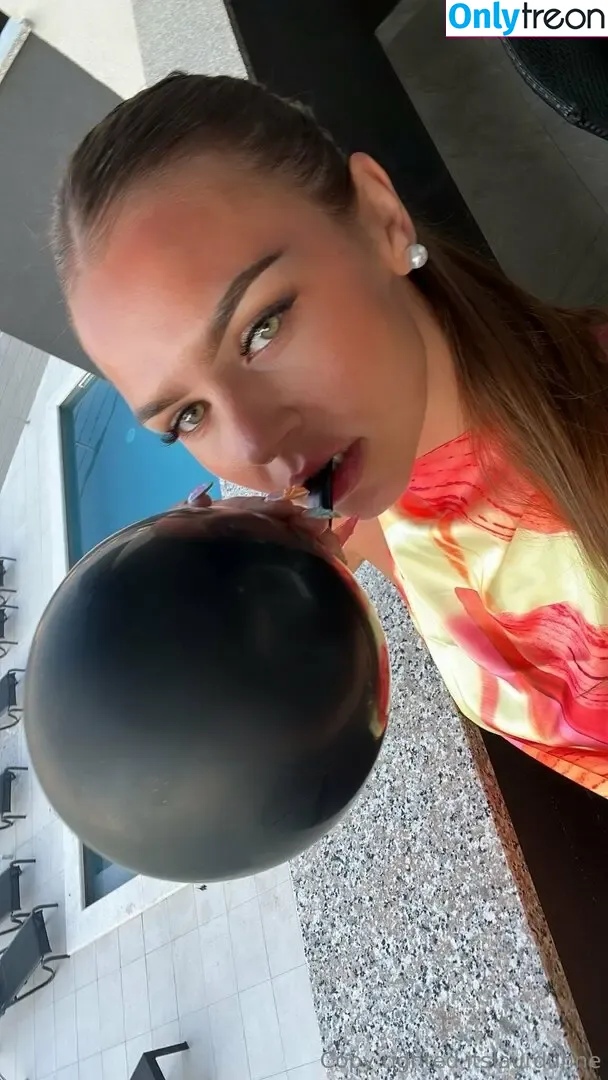 itslaurdunne nude photo #0012 (itslaurendunne)