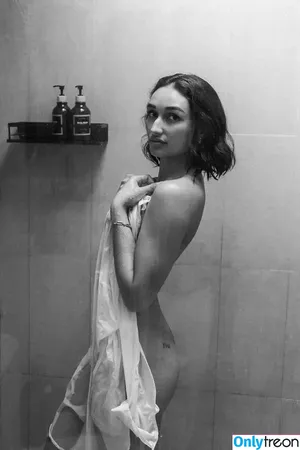  nude photo #0005