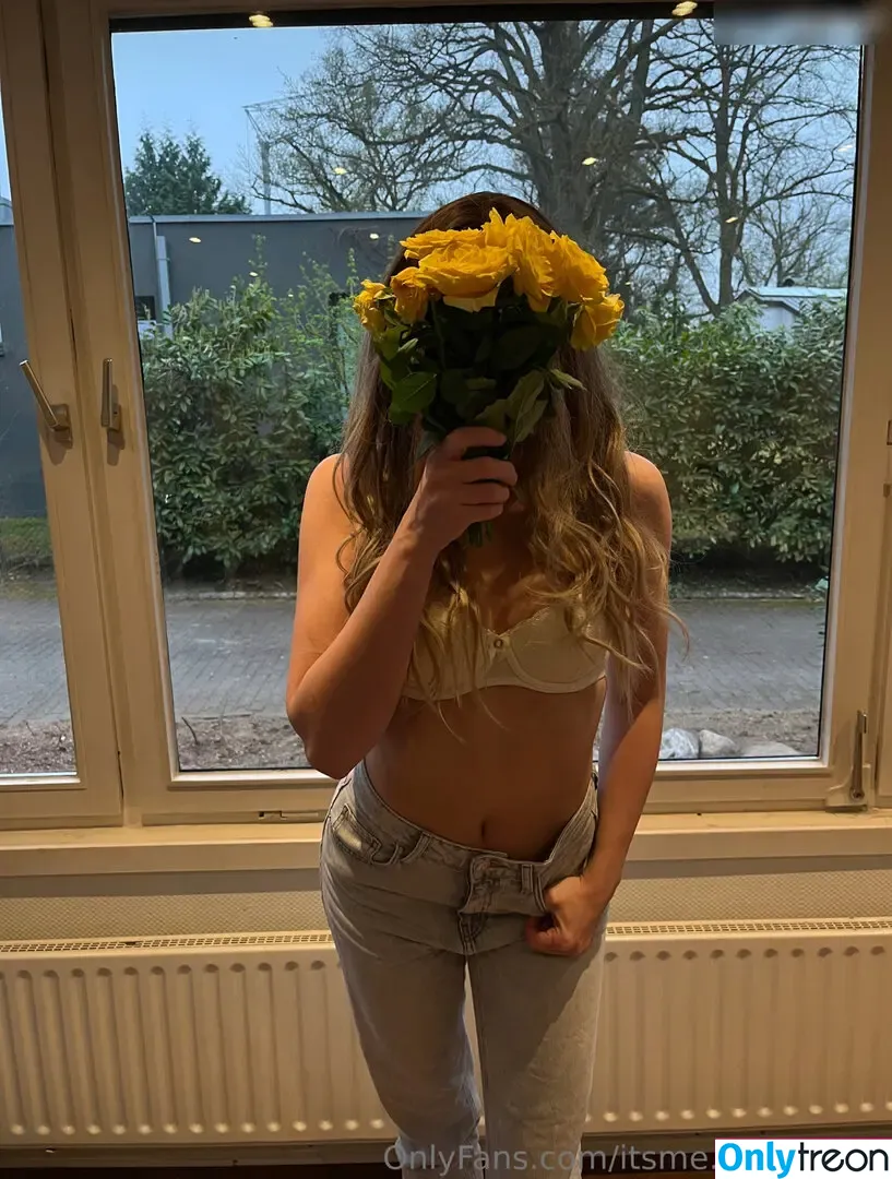 itsme.madeleine nude photo #0030 (itsme.madeleine)